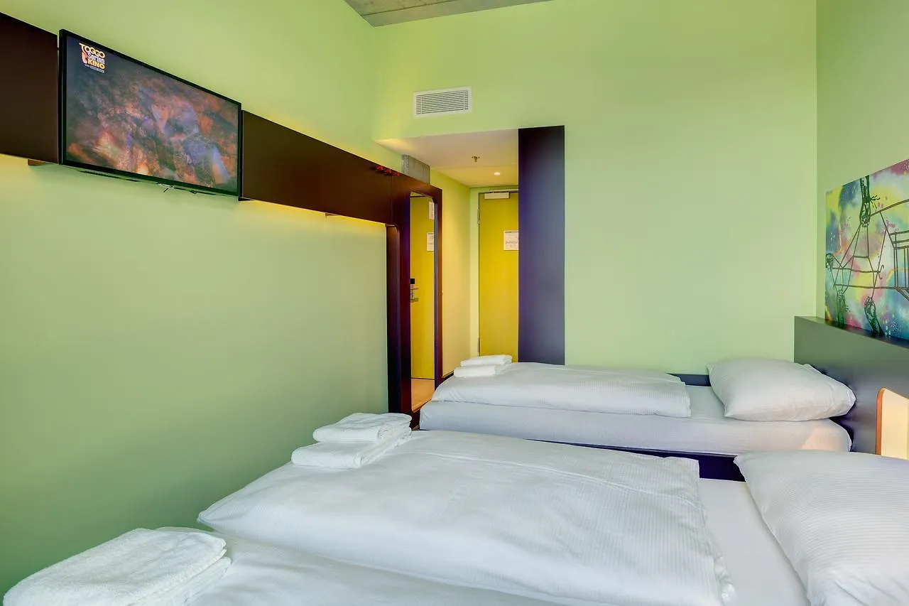 ***  Meininger Hotel Berlin East Side Gallery Almanya