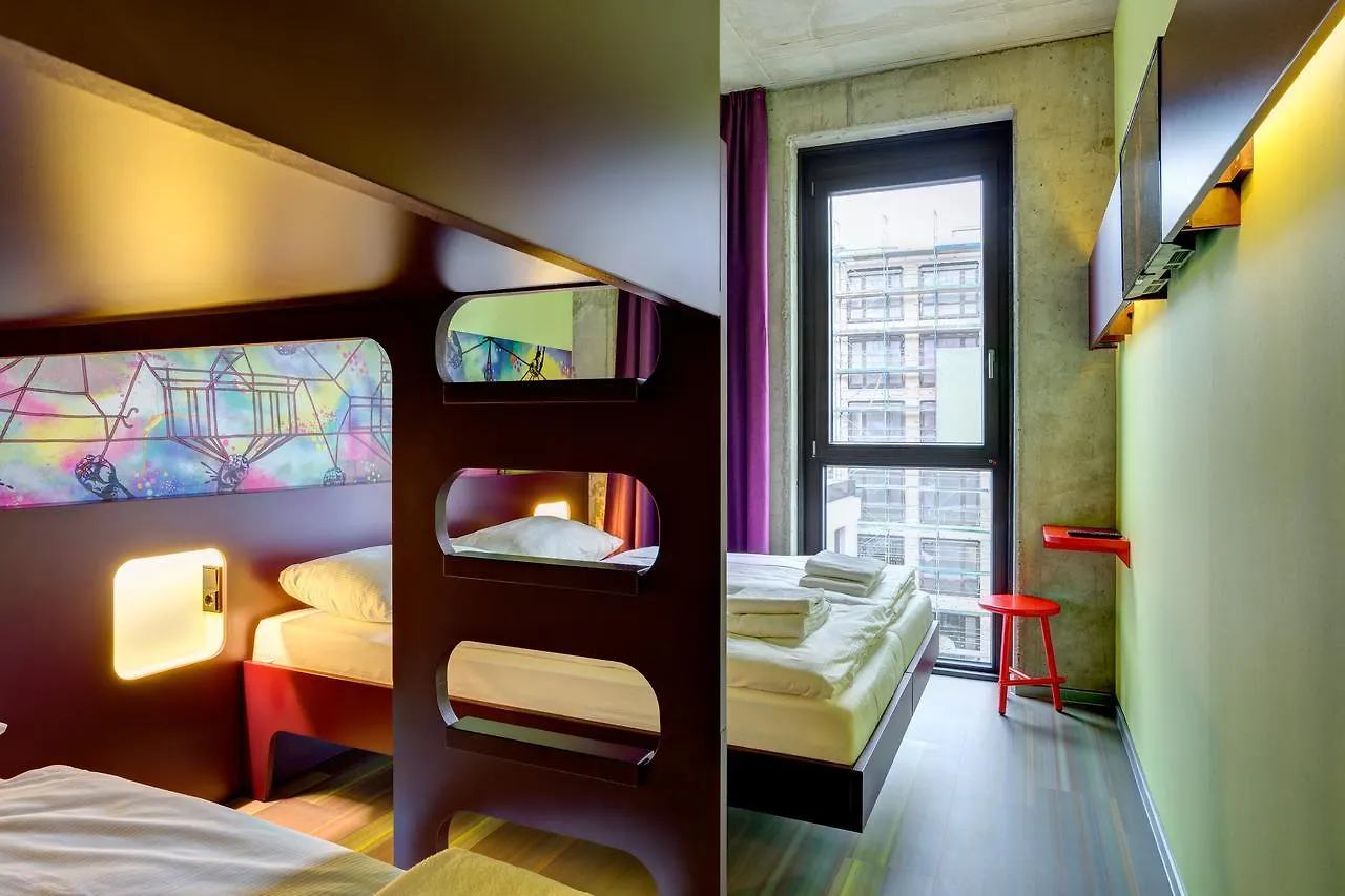 Meininger Hotel Berlin East Side Gallery Almanya