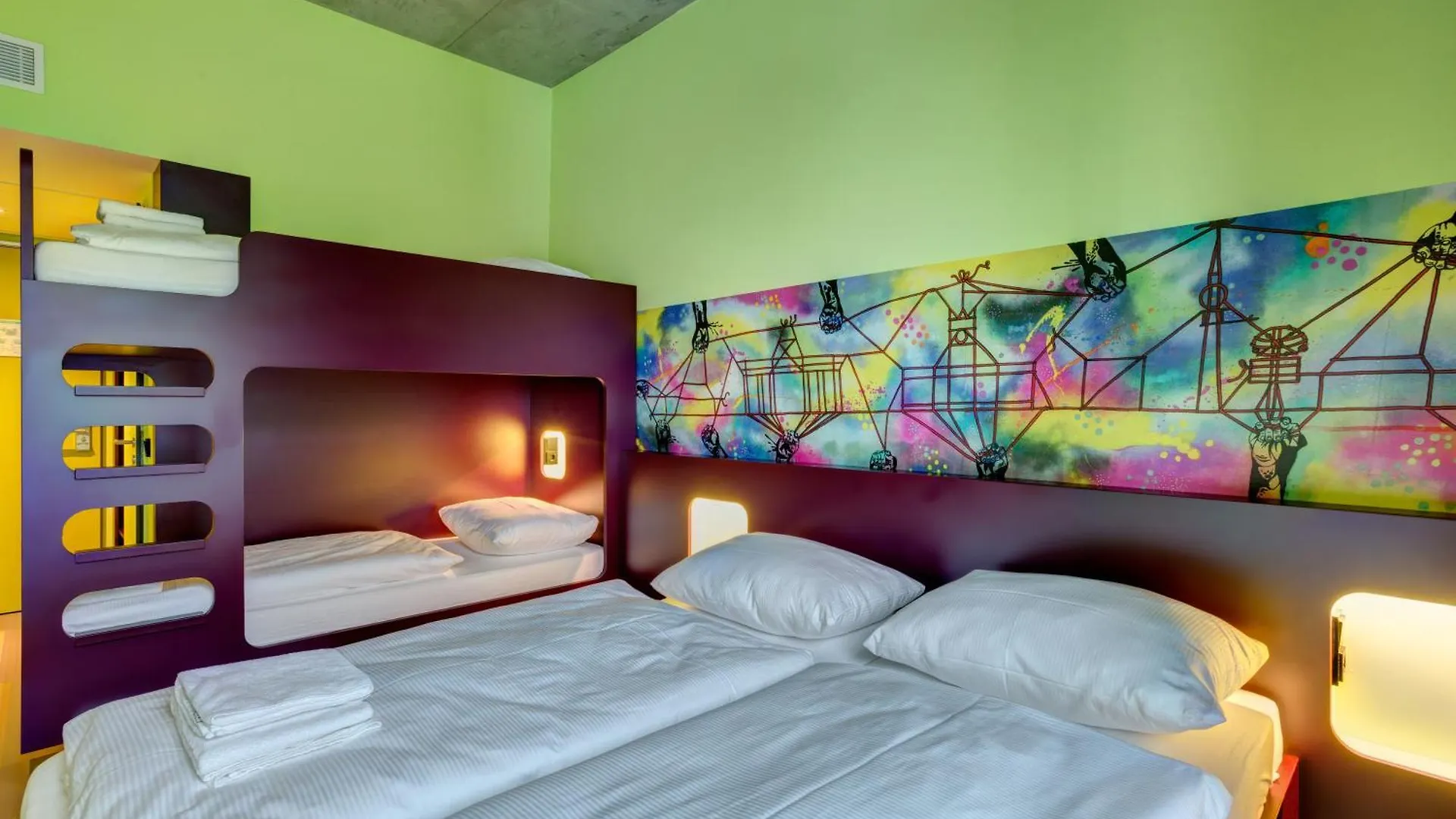Meininger Hotel Berlin East Side Gallery