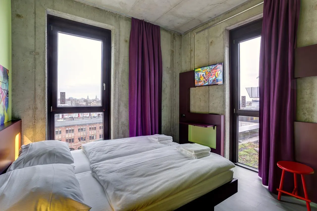 Meininger Hotel Berlin East Side Gallery 3*,  Almanya