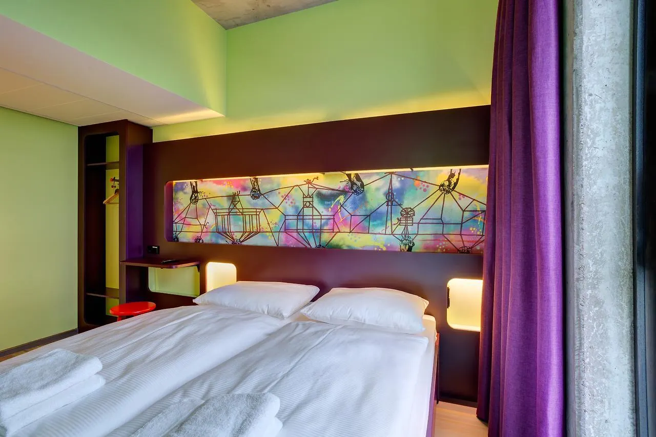 Meininger Hotel Berlin East Side Gallery