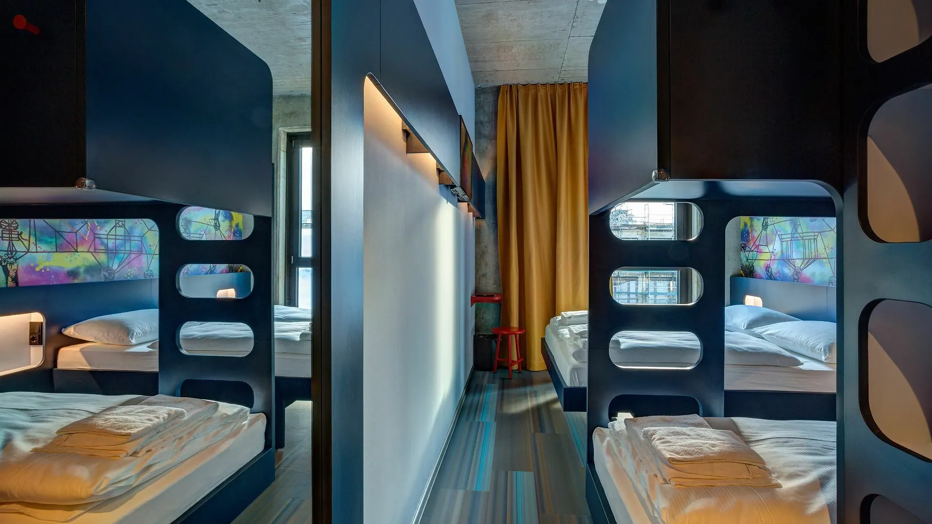 Meininger Hotel Berlin East Side Gallery Almanya
