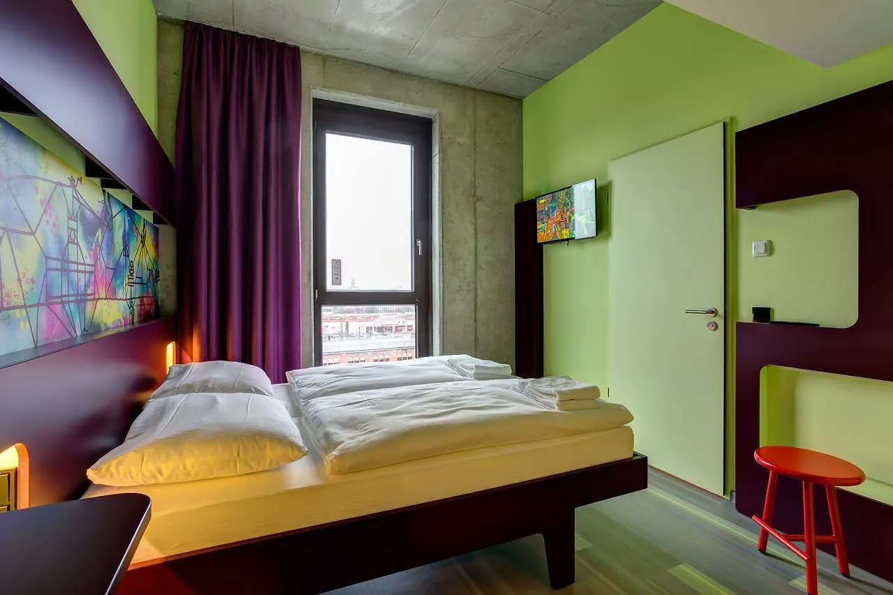 Meininger Hotel Berlin East Side Gallery 3*,